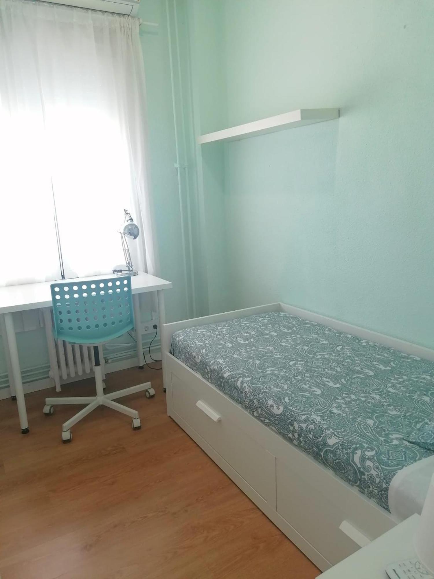 Residencia Abay Hostel *